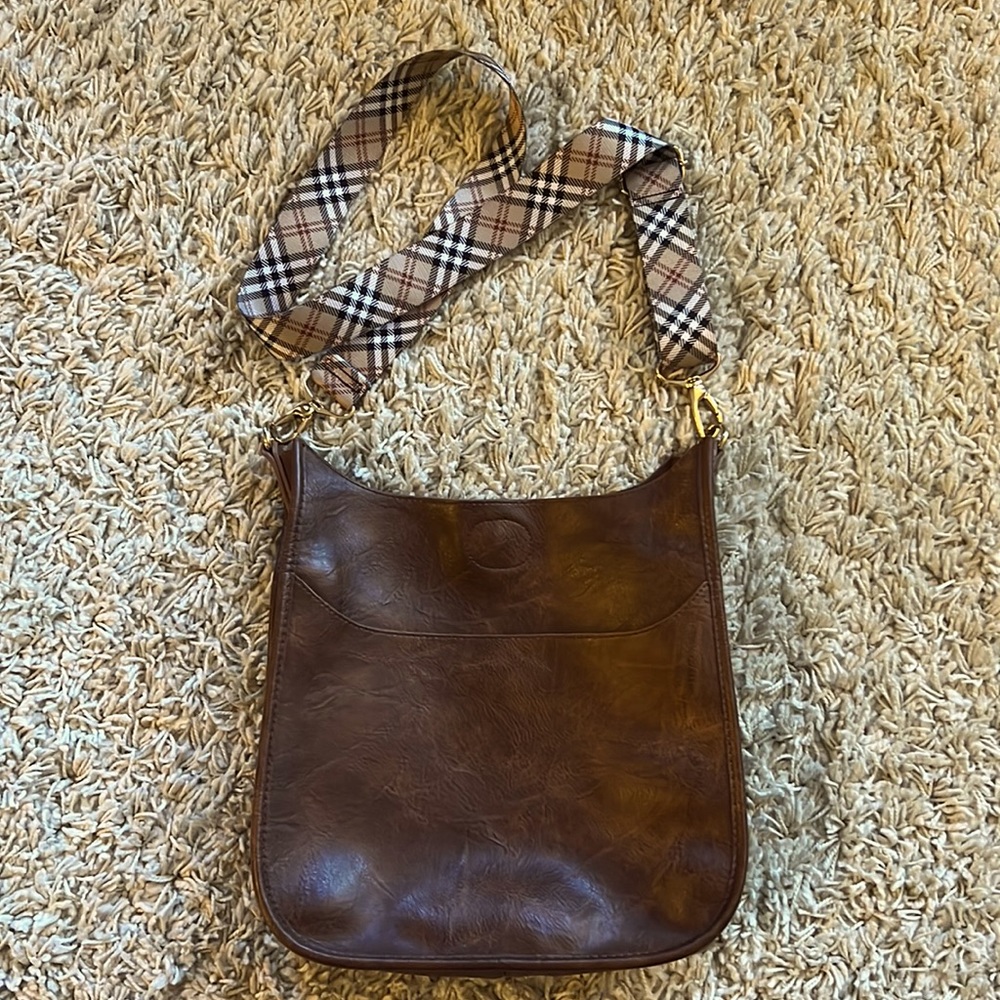 Social Threads Vegan Messenger Bag - Chocolate. Brand new, never used!